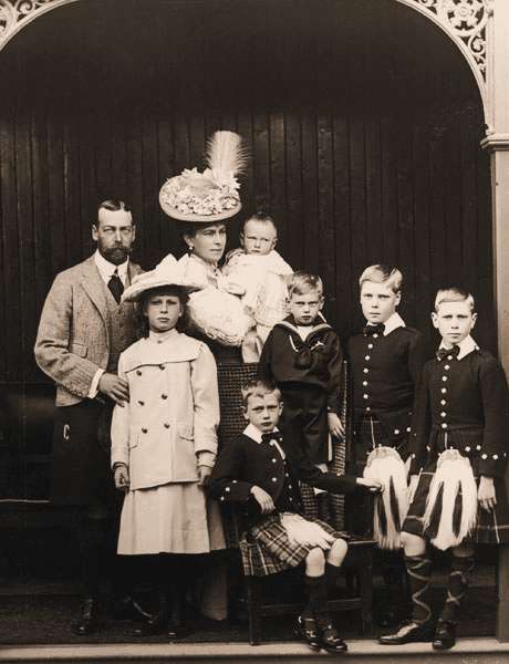 Król Jerzy V z małżonką Marią i dziećmi
